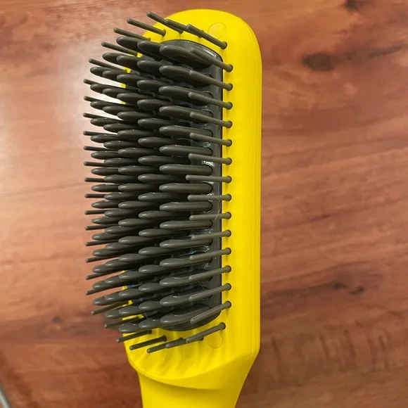 Drybar Brush Crush Straightening Brush